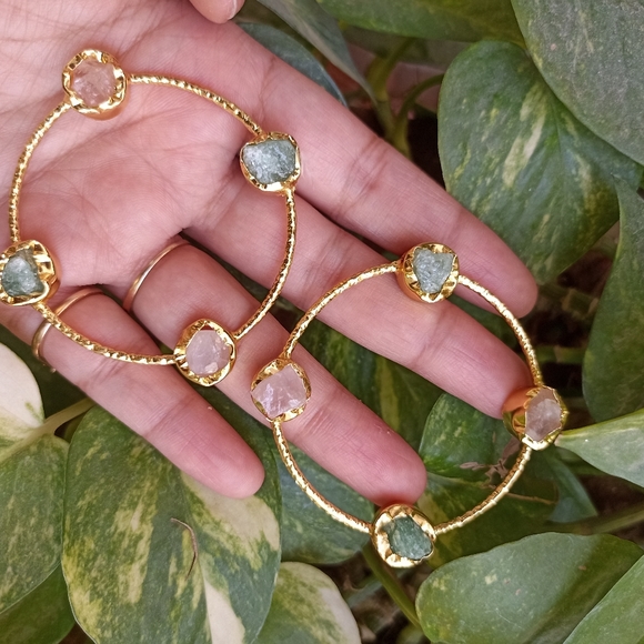 Very pretty handmade gold platted stone studded dangler earrings - Picture 8 of 9